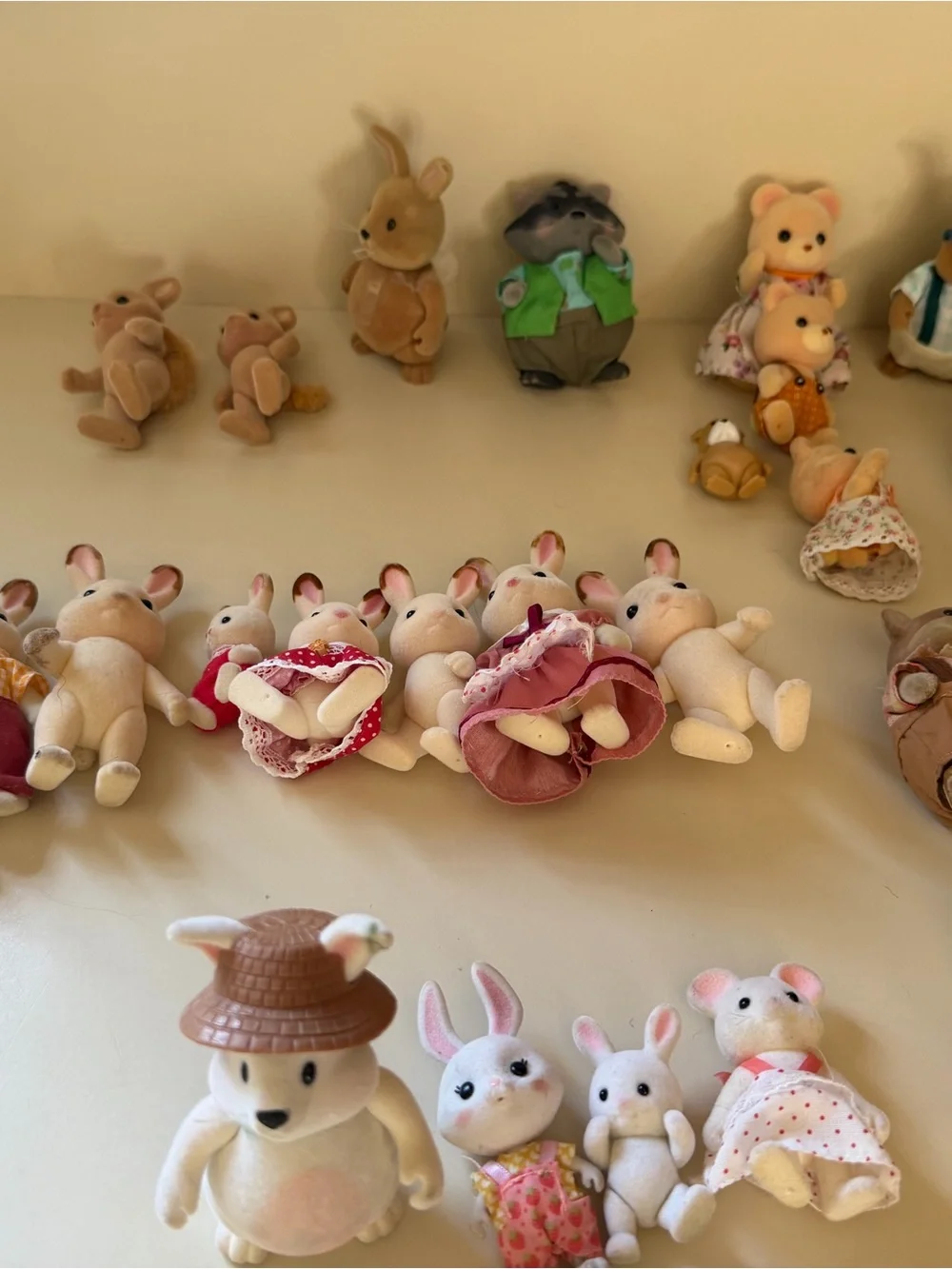 Lot of assorted Plush Mini Figures - Assorted Cream, White, Pink, Yellow